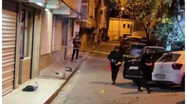 Motosikletli maskeli saldırganlardan İstanbul'da kahvehaneye silahlı saldırı: 1’i ağır 3 yaralı