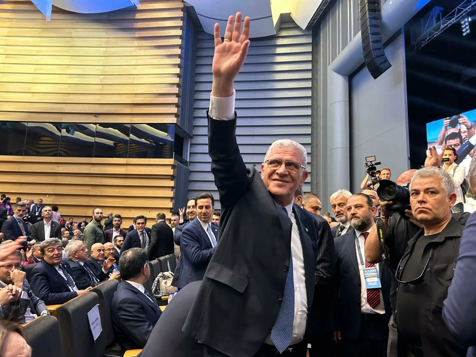 İYİ Parti’nin tarihi kurultayı: Yeni genel başkan Müsavat Dervişoğlu