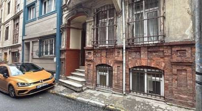 Beyoğlu'nun arka sokağında İngiliz profesörün şüpheli ölümü! Şırınga ile bulundu