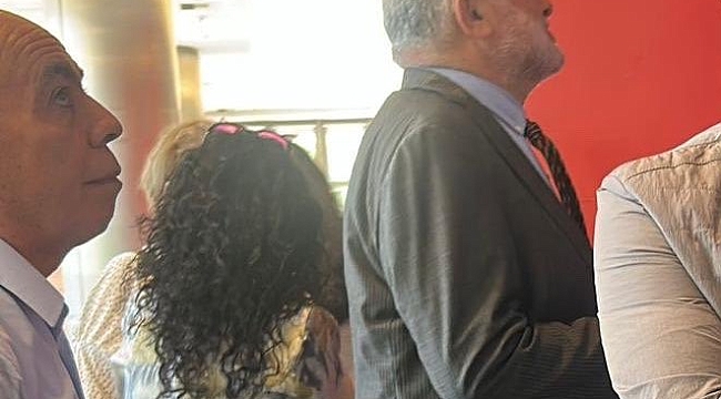 RUŞEN ÇAKIR'IN CHP GENEL MERKEZİNDE GÖRÜLMESİ ŞAŞKINLIK YARATTI!