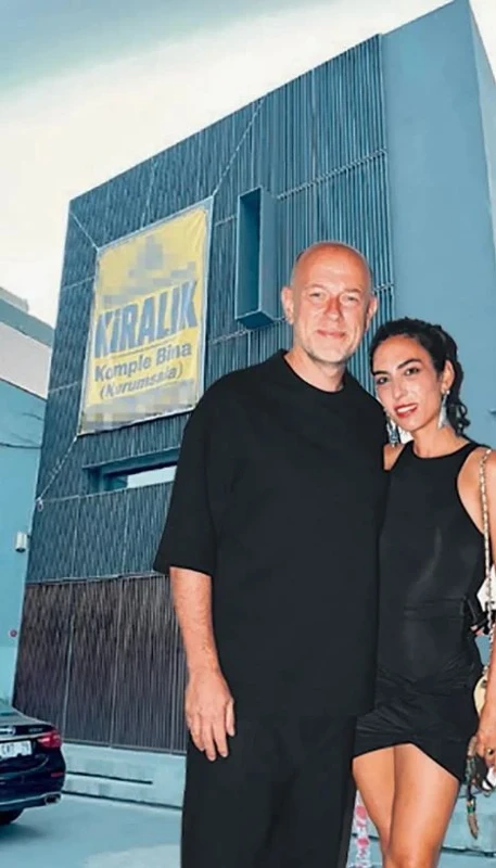 Murat Pilevneli aşkta da işte de kaybetti! Galerisini kapattı, eşi evi terk etti